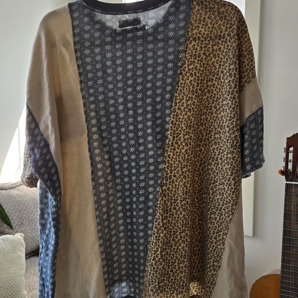 Awesome urban outfitters T-Shirt. Never worn. Size M-L - Picture 3 of 3